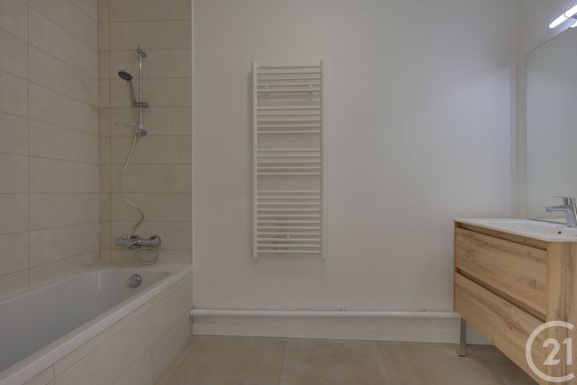 Appartement F3 à louer - 3 pièces - 66.03 m2 - SALLANCHES - 74 - RHONE-ALPES - Century 21 Patrick Avenel