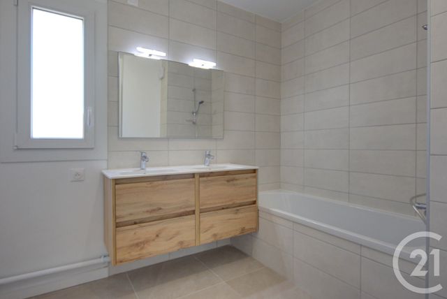 Appartement F3 à louer - 3 pièces - 79.18 m2 - SALLANCHES - 74 - RHONE-ALPES - Century 21 Patrick Avenel