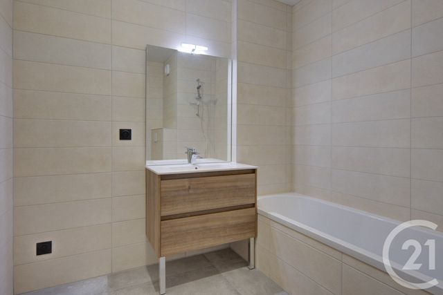 Appartement F4 à louer - 4 pièces - 87.92 m2 - SALLANCHES - 74 - RHONE-ALPES - Century 21 Patrick Avenel