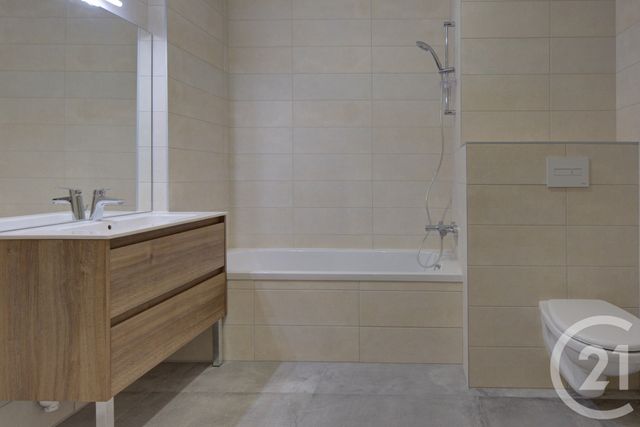 Appartement F4 à louer - 4 pièces - 87.92 m2 - SALLANCHES - 74 - RHONE-ALPES - Century 21 Patrick Avenel