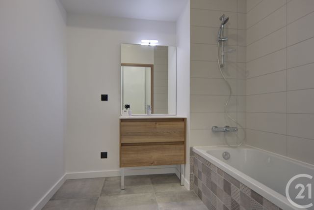 Appartement T3 à louer - 3 pièces - 56.66 m2 - SALLANCHES - 74 - RHONE-ALPES - Century 21 Patrick Avenel