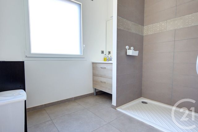 Appartement T3 à louer - 3 pièces - 54.03 m2 - SALLANCHES - 74 - RHONE-ALPES - Century 21 Patrick Avenel