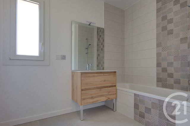 Appartement T3 à louer - 3 pièces - 79.18 m2 - SALLANCHES - 74 - RHONE-ALPES - Century 21 Patrick Avenel