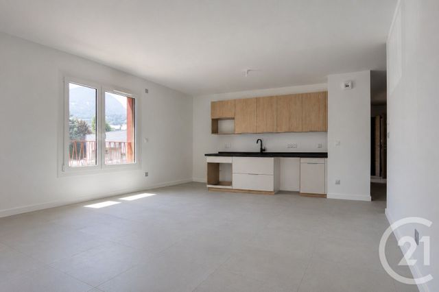 Appartement T3 à louer - 3 pièces - 79.18 m2 - SALLANCHES - 74 - RHONE-ALPES - Century 21 Patrick Avenel