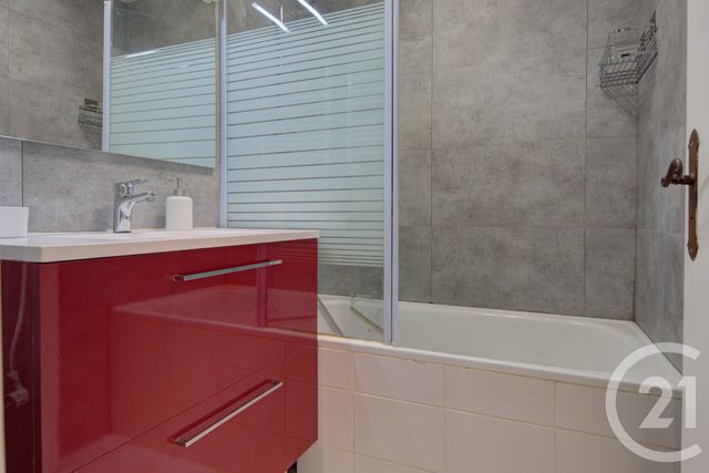 Appartement F1 bis à louer - 2 pièces - 31.9 m2 - SALLANCHES - 74 - RHONE-ALPES - Century 21 Patrick Avenel